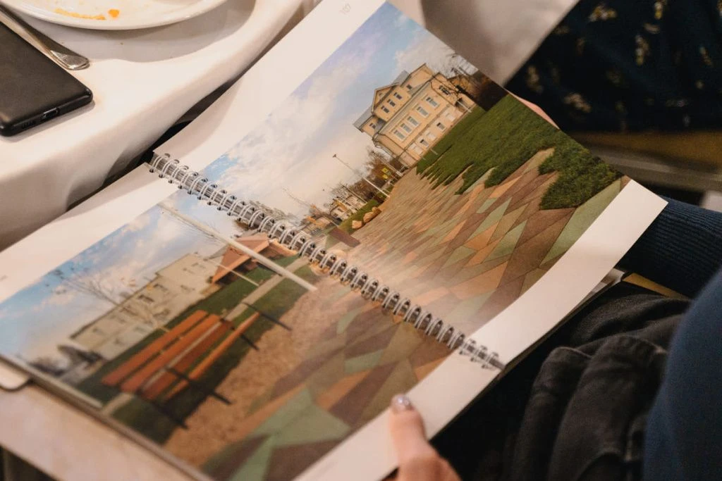 009-2022-04-07-17-59-49-Truhin.jpg 009-2022-04-07-17-59-49-Truhin.jpg