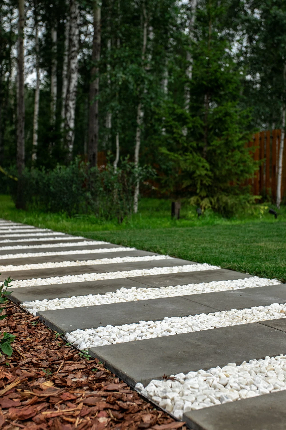 Ландшафтный дизайн участка 9 соток на Московском тракте